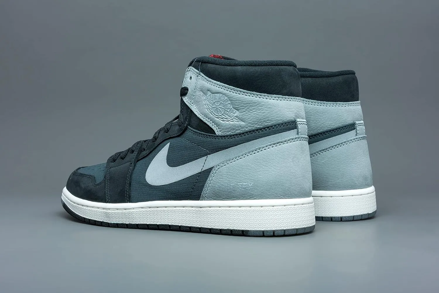 1 Retro High Element Gore-Tex Men's Basketball Shoe DB2889-001