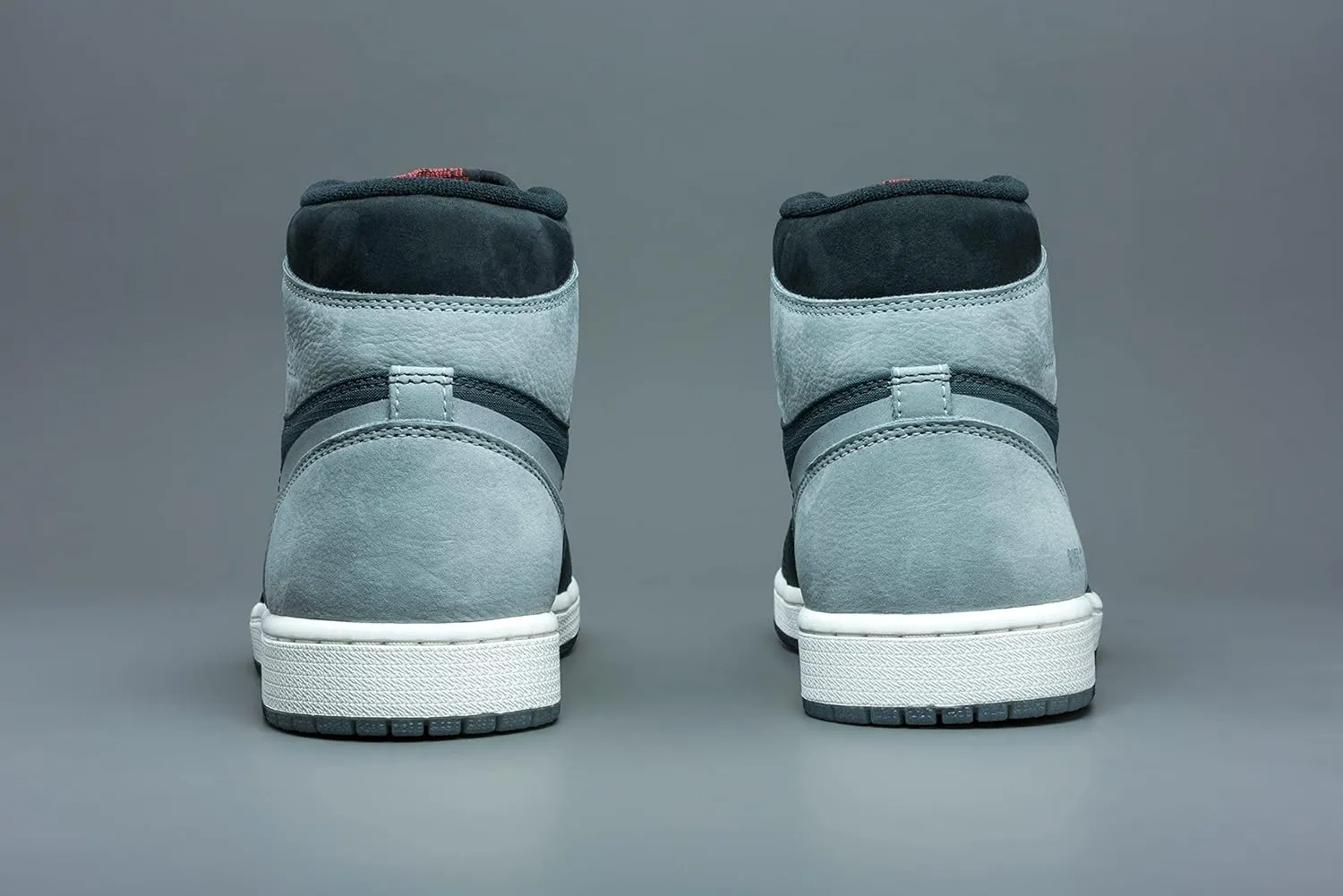 1 Retro High Element Gore-Tex Men's Basketball Shoe DB2889-001