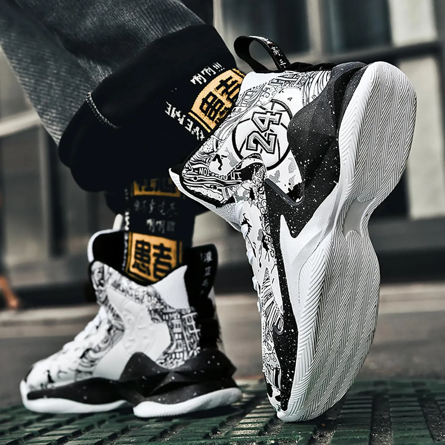 Boys Basketball Shoes Breathable Indoor Athletic Shoes Youth Outdoor Fashion Sneakers Comfortable Basketball Shoes for Girls