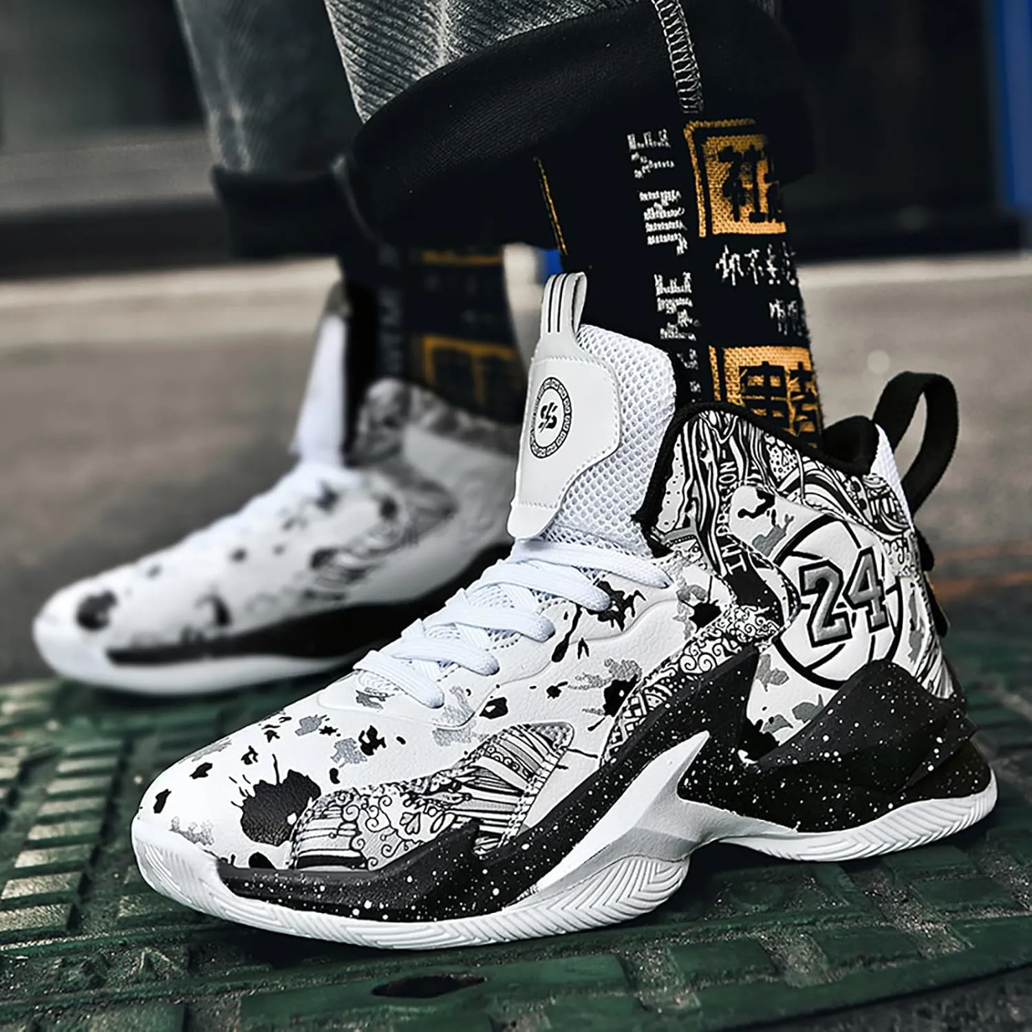 Boys Basketball Shoes Breathable Indoor Athletic Shoes Youth Outdoor Fashion Sneakers Comfortable Basketball Shoes for Girls