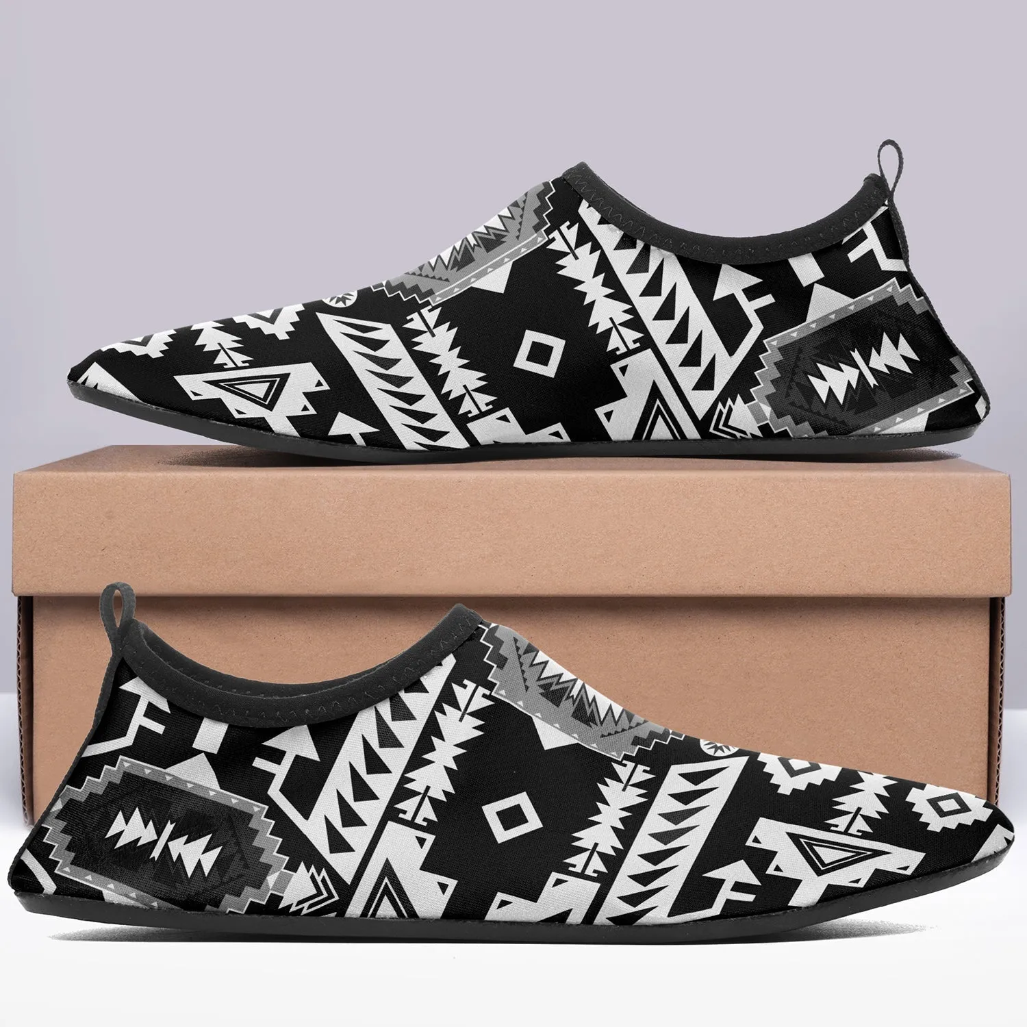 Chiefs Mountain Black and White Sockamoccs