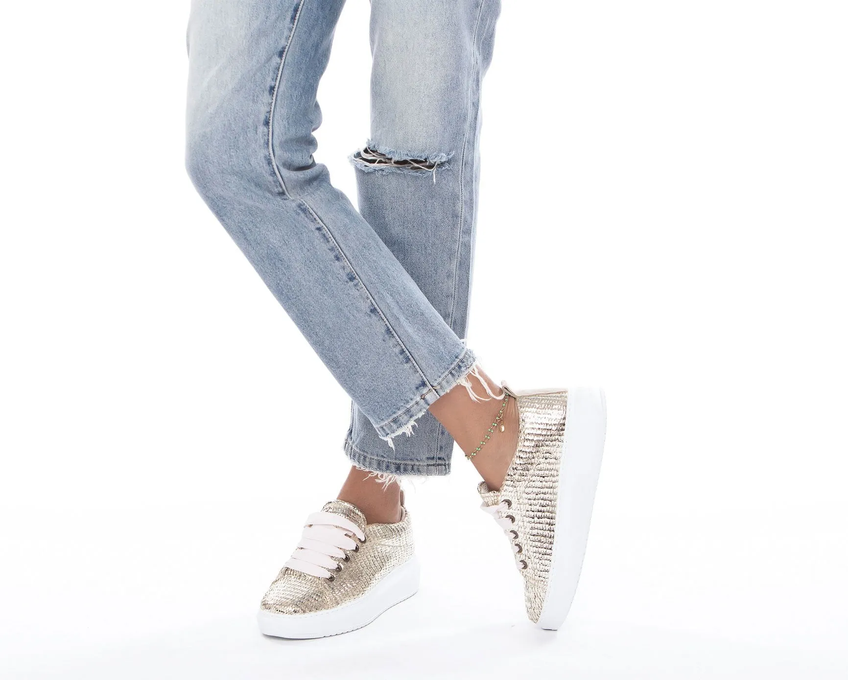 Get it before it's Los Extensive variety - Sneakers Platinum Angeles -