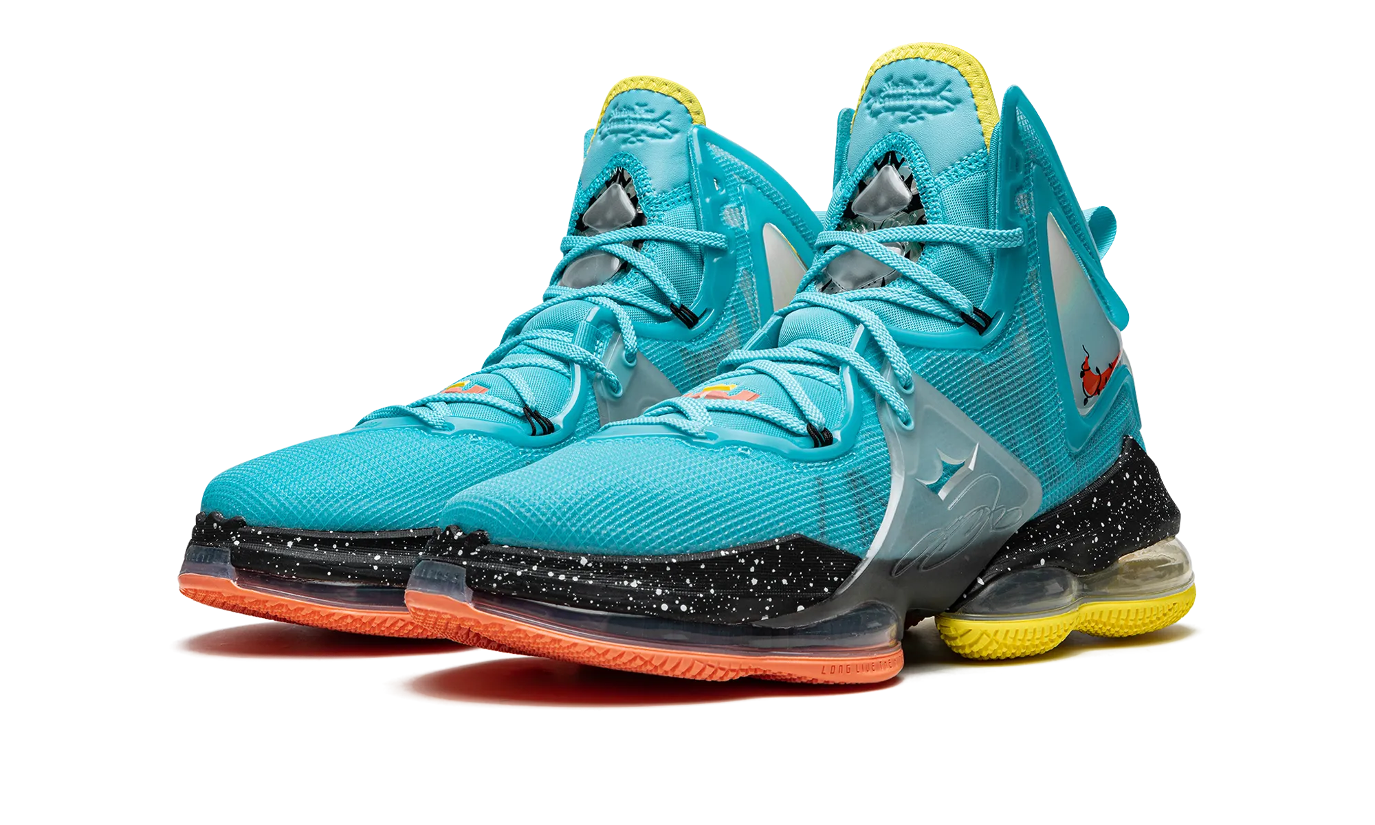 LeBron 19 "Christmas"