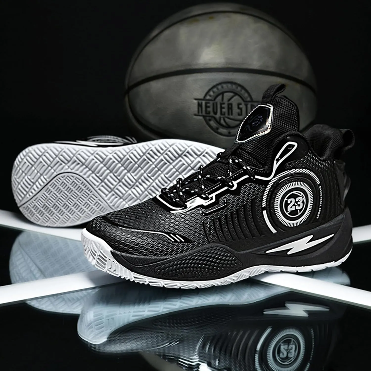 Men's High-Top Basketball ShoesWear-Resistant and Anti-Slip Soles Running Shoes Graffiti Design Fashionable Sports Shoes