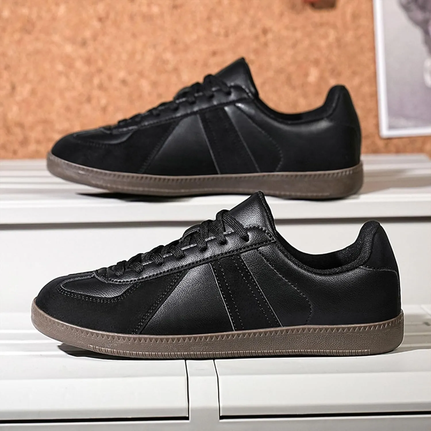 Men's Skateboarding Shoes with Flat Bottom Anti-Slip Lightweight Wear-Resistant Outdoor Leather Sneakers Fashional Retro Style Board Skate Athletic Training Sports