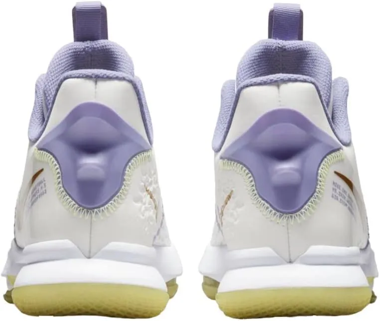 Nike Men's Basketball Shoe