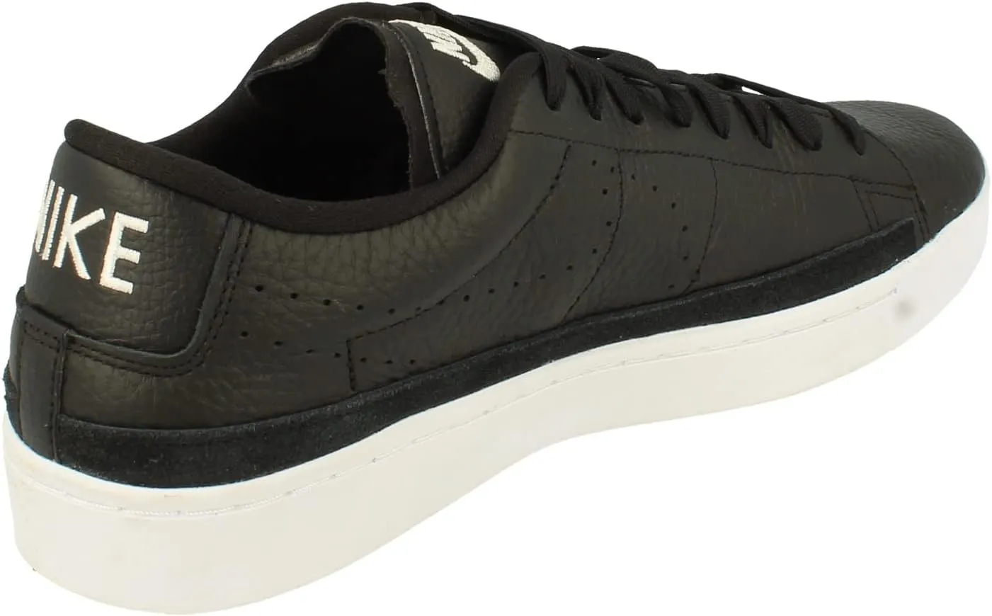 NIKE Men's Basketball Shoe
