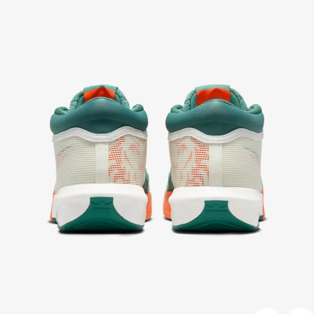 Nike Men's Basketball Shoe