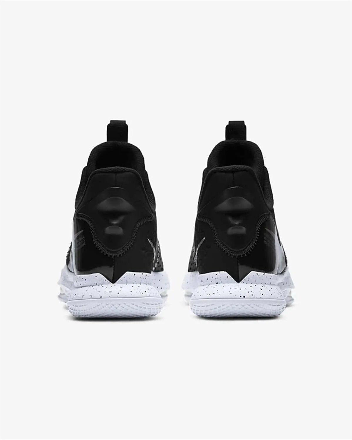 Nike Men's Basketball Shoe