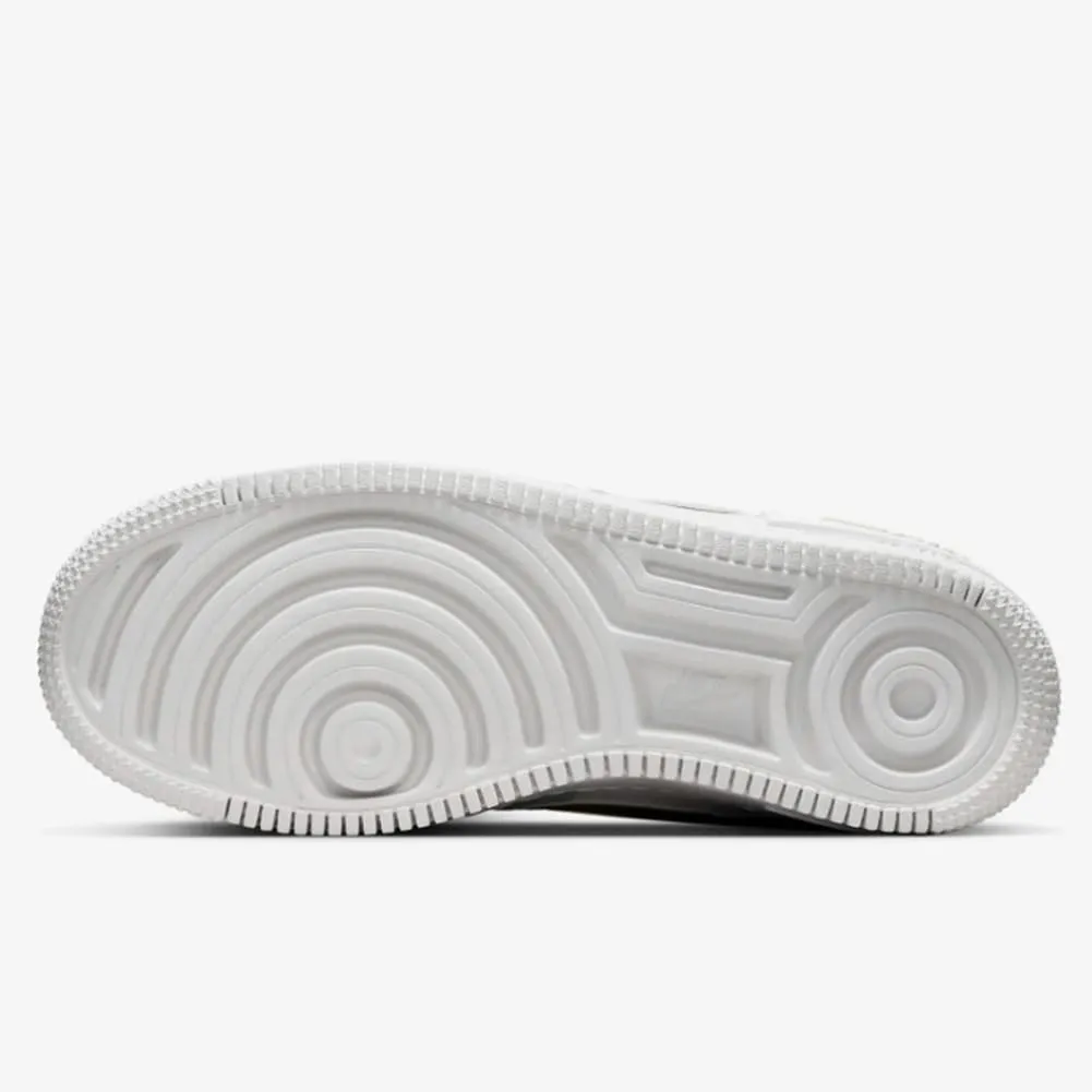 Nike Women Basketball Shoe, 8 US