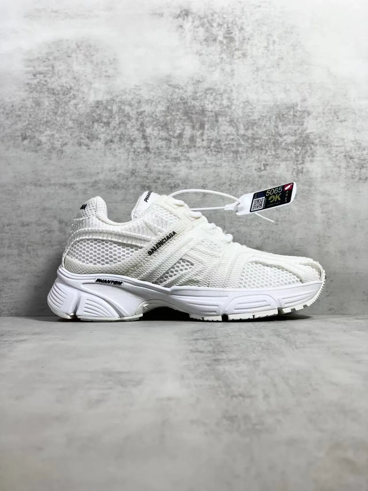 SE945 BCG Women's Phantom Sneaker / Size5-11