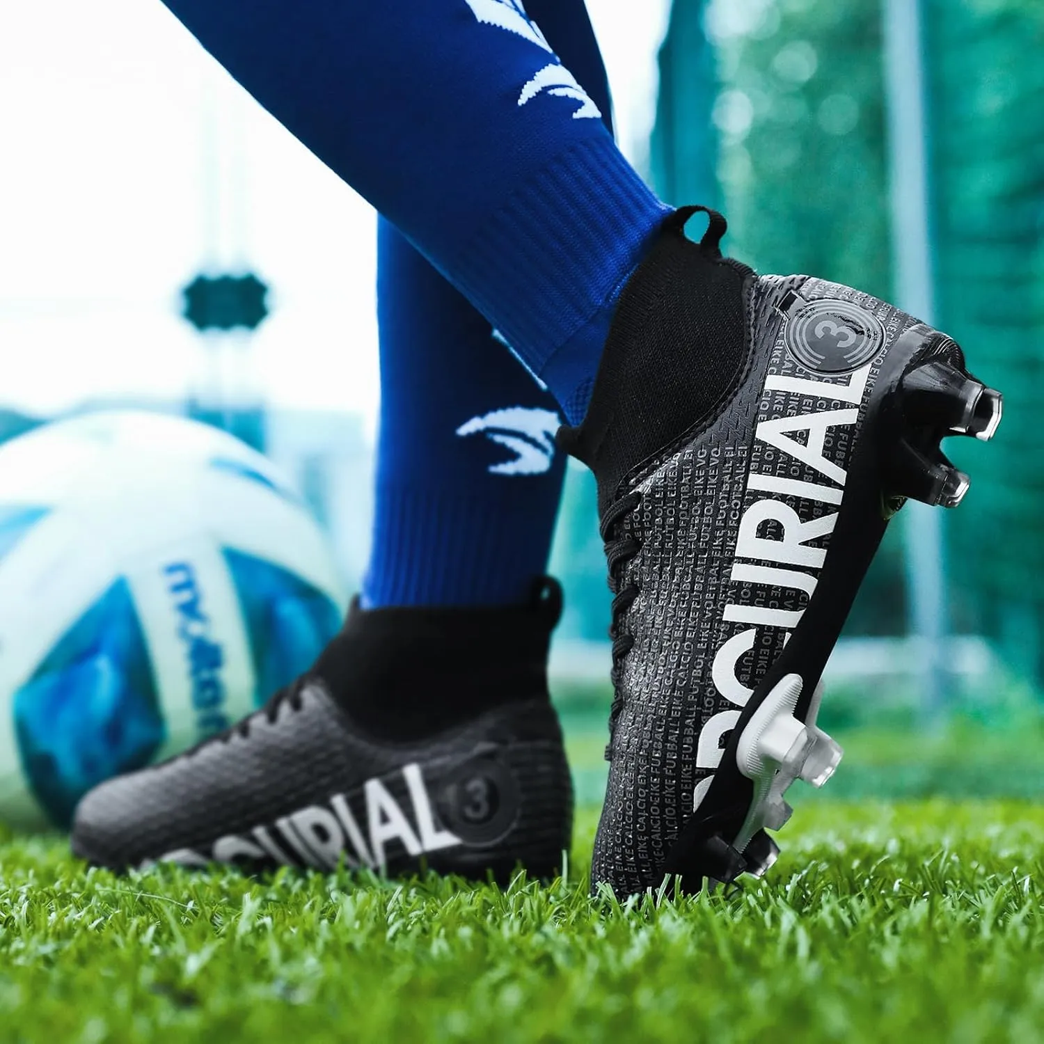 Unisex Football Shoes Sports Training Wear-Resistant Outdoor Lawn Games Soccer Shoes